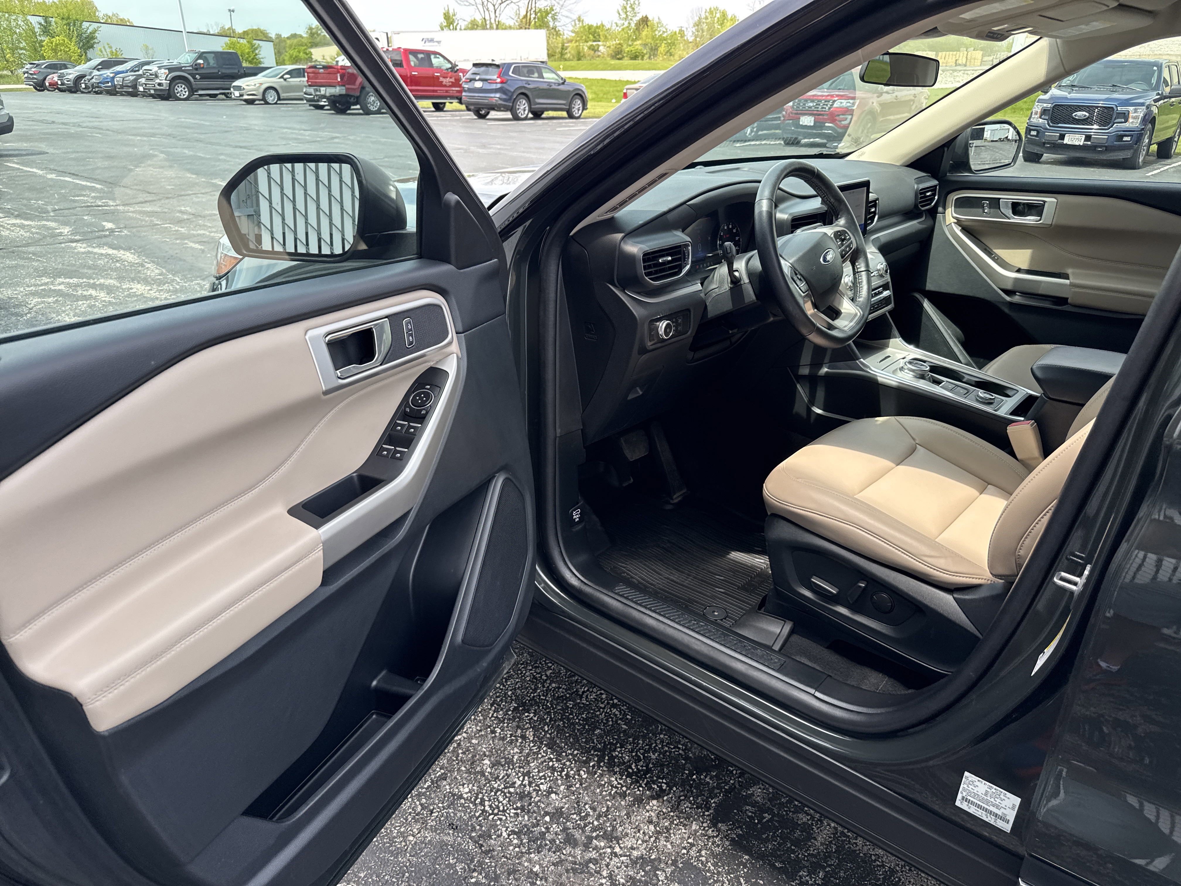 Used 2022 Ford Explorer XLT w/ Equipment Group 202A image 14