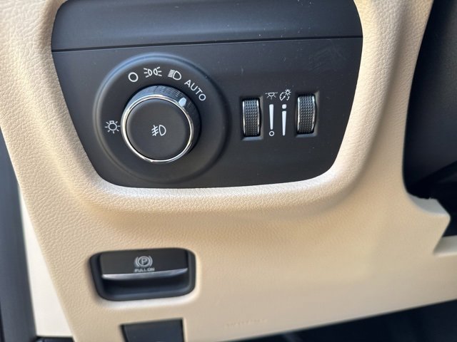 Used 2021 Jeep Grand Cherokee L Limited w/ MOPAR Finishing Package image 25