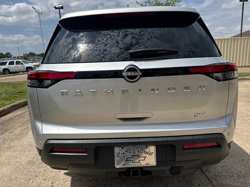 Used 2024 Nissan Pathfinder SV w/ SV Premium Package image 4