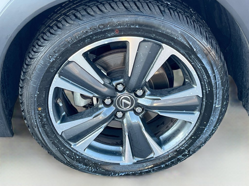 Used 2022 Lexus UX 200 w/ Accessory Package (Z1) FWD image 30