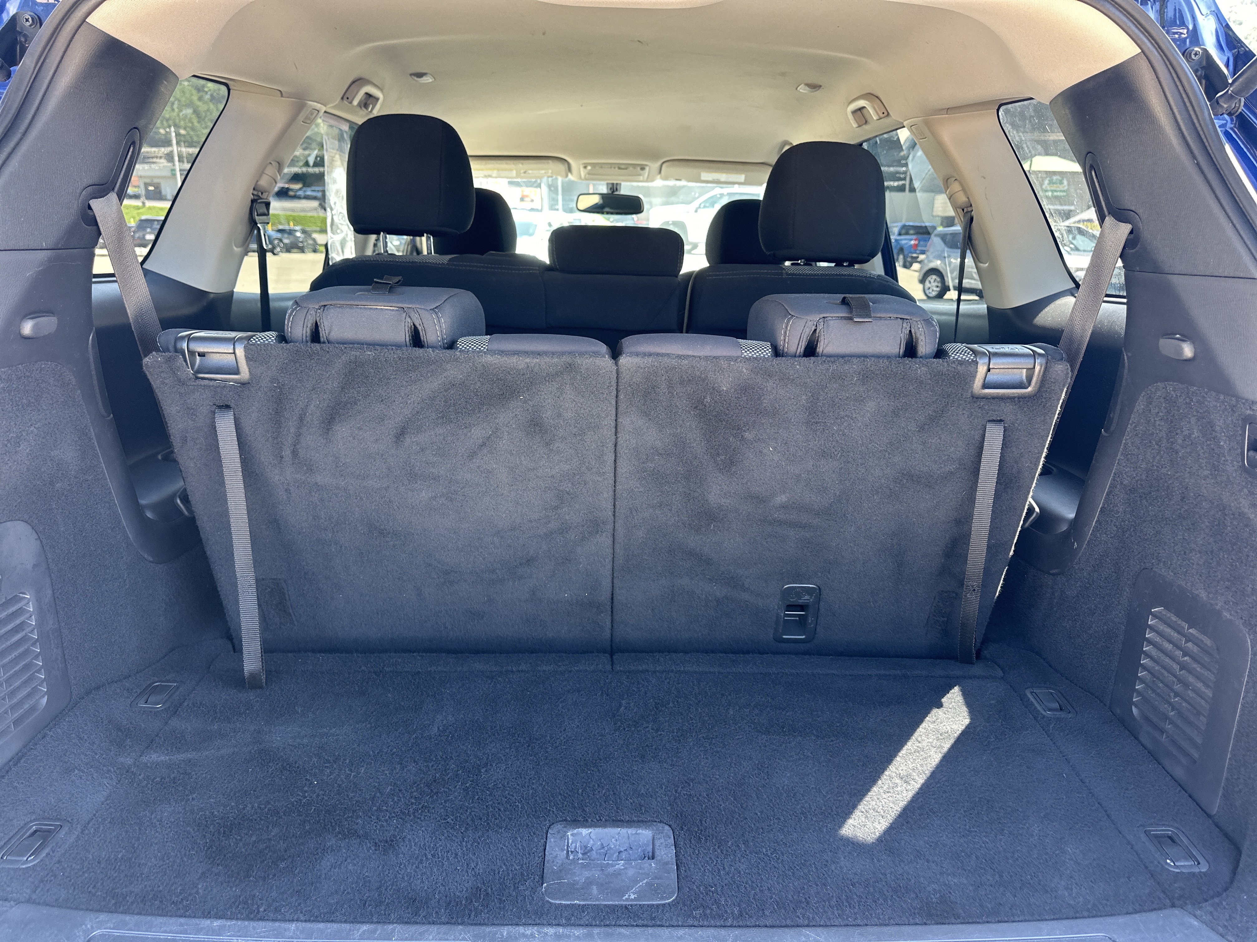 Used 2019 Nissan Pathfinder SV AWD/4WD image 4