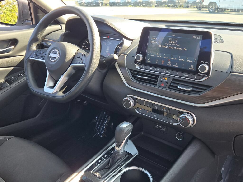 Used 2024 Nissan Altima 2.5 SV FWD image 7