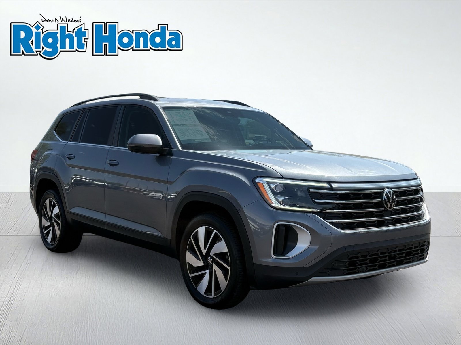 Used 2025 Volkswagen Atlas SE AWD/4WD image 9
