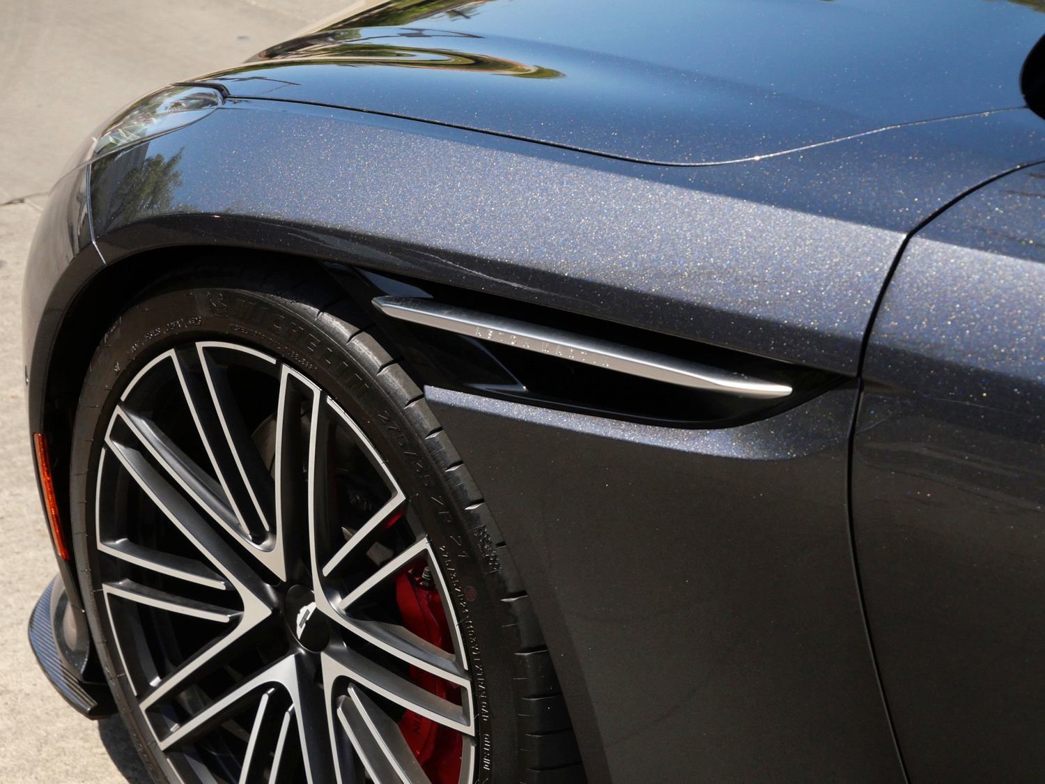 Used 2024 Aston Martin DB12 Coupe image 9