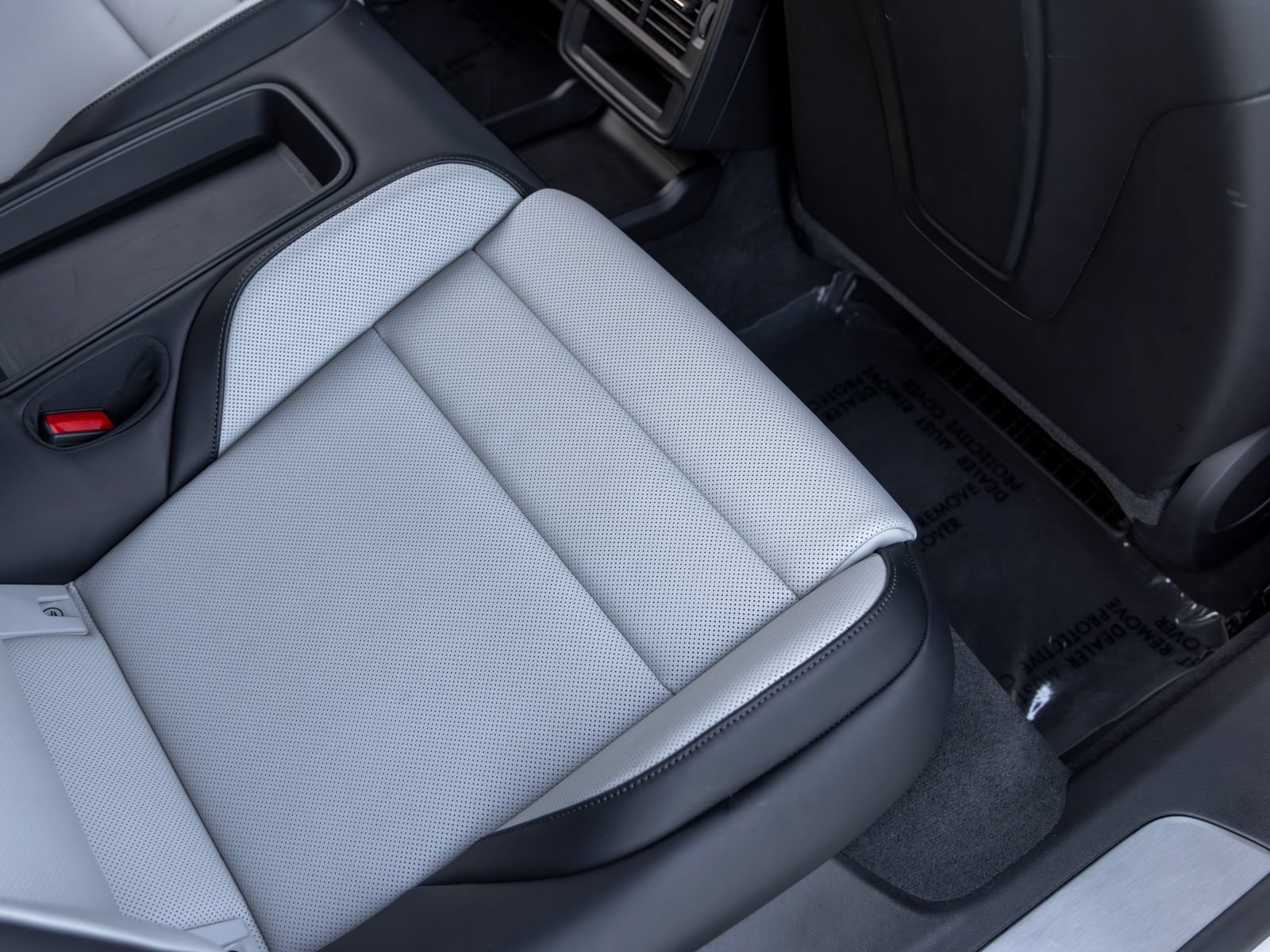 Certified 2025 Porsche Taycan AWD/4WD image 45