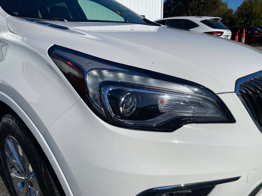 Used 2018 Buick Envision Essence FWD image 2