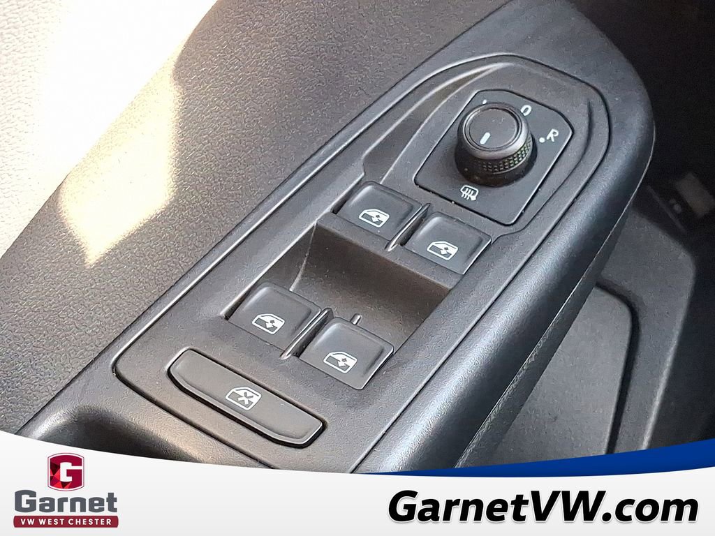 Certified 2023 Volkswagen Taos SE w/ Panoramic Sunroof Package image 24