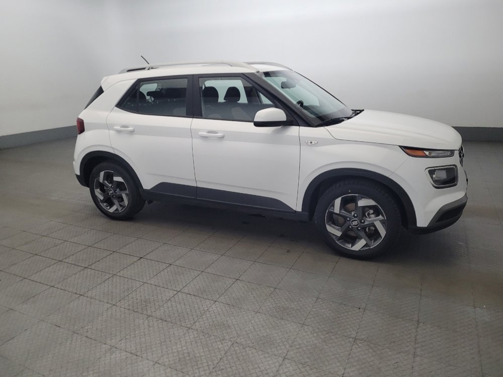 Used 2023 Hyundai Venue SEL image 11