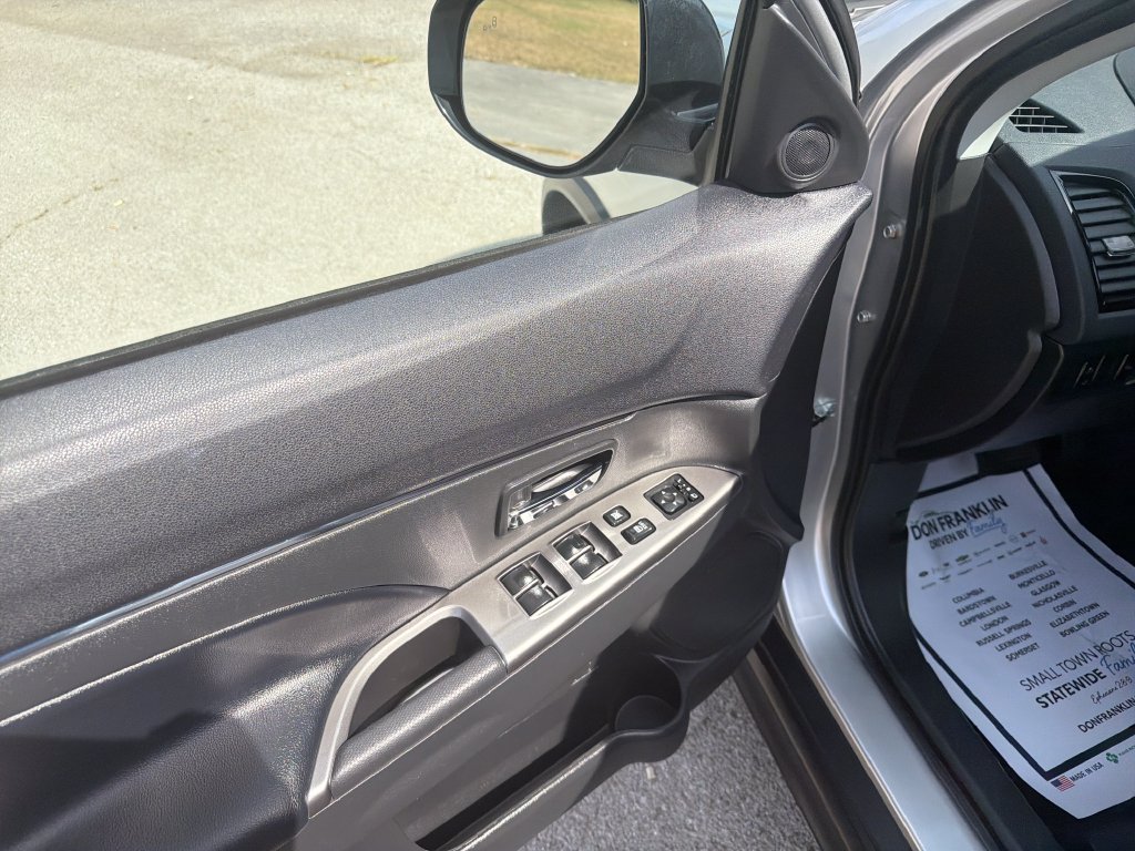 Used 2026 Mitsubishi Outlander Sport SE AWD/4WD image 11