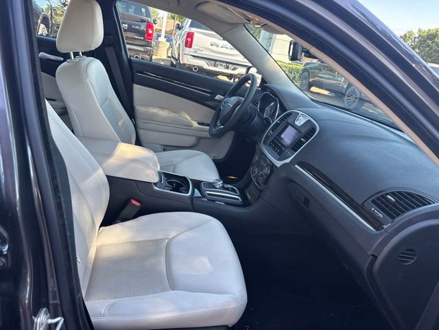 Used 2023 Chrysler 300 Touring w/ Sport Appearance Package RWD image 11