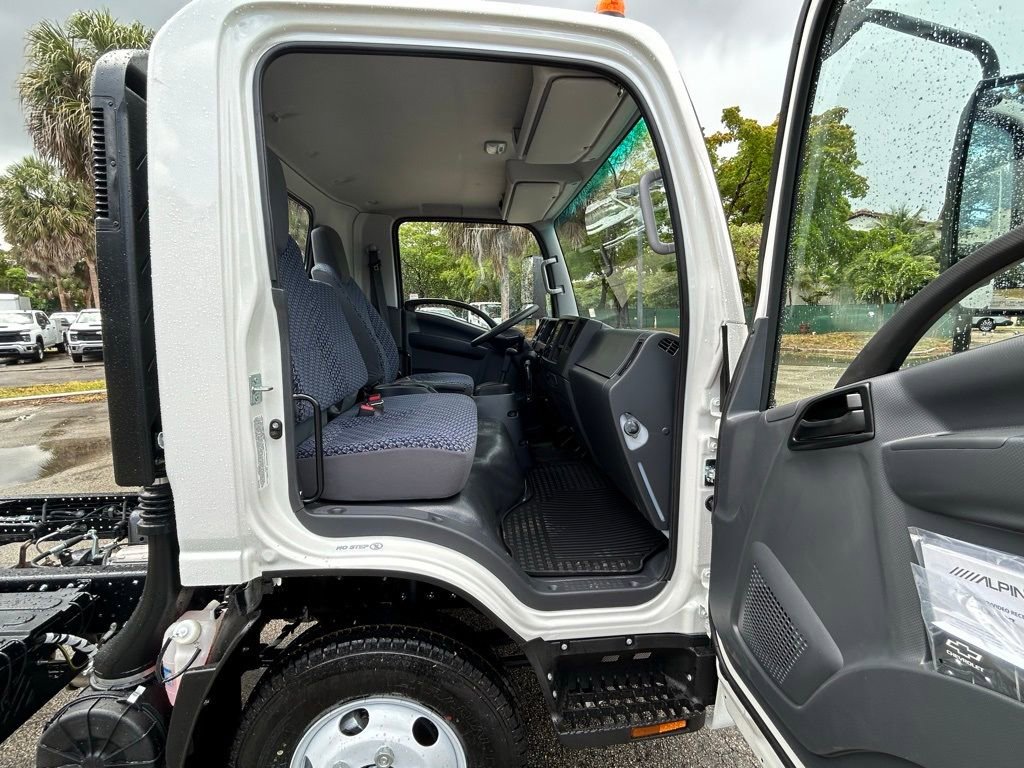 New 2024 Chevrolet Low Cab Forward image 17