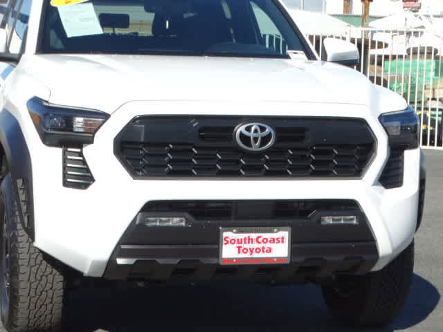 Used 2025 Toyota Tacoma TRD Off-Road image 4