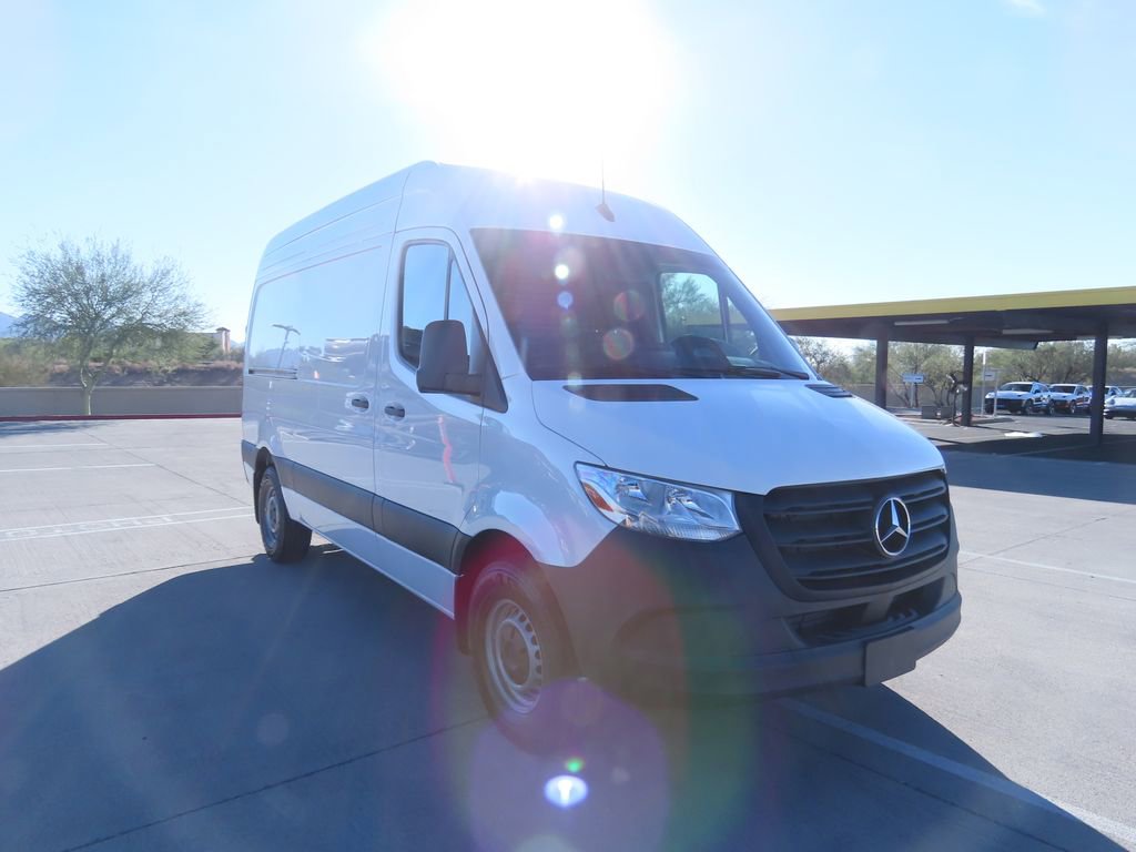 Used 2025 Mercedes-Benz Sprinter 2500 image 3