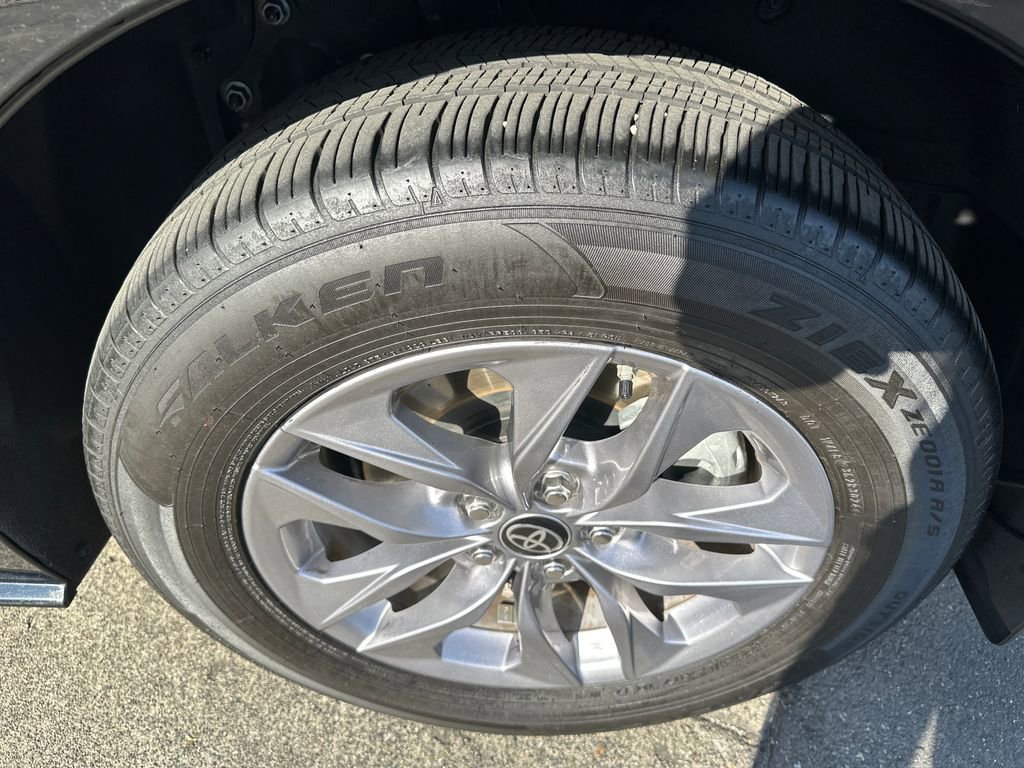 Certified 2025 Toyota Sienna XLE w/ XLE Plus Package AWD/4WD image 28