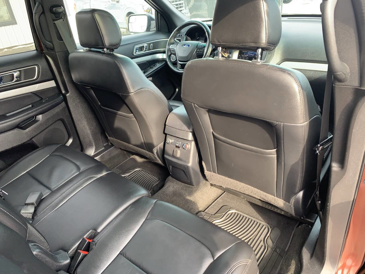 Used 2016 Ford Explorer XLT w/ Equipment Group 202A image 37