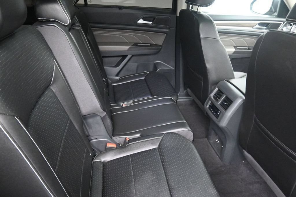 Used 2023 Volkswagen Atlas SEL AWD/4WD image 13