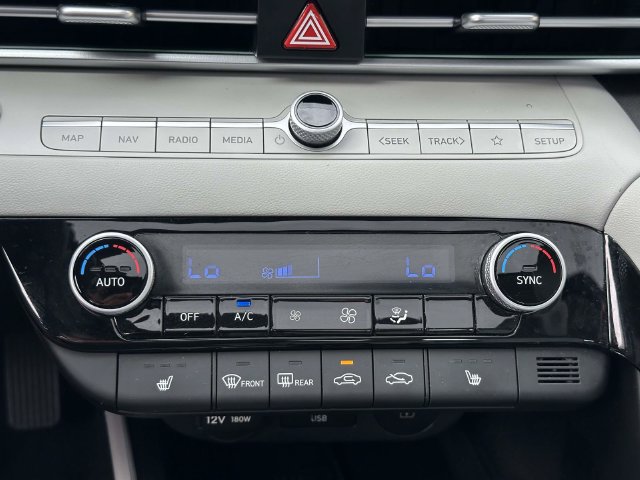 Used 2025 Hyundai Elantra Limited FWD image 28