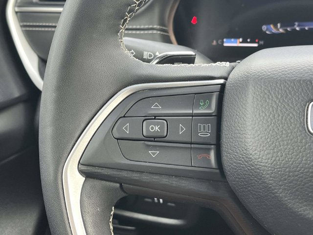 Used 2025 Jeep Grand Cherokee Laredo X w/ Luxury Tech Group I AWD/4WD image 28