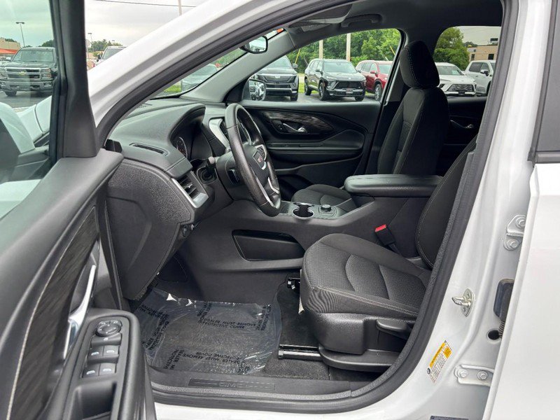 Used 2024 GMC Terrain SLE FWD image 9