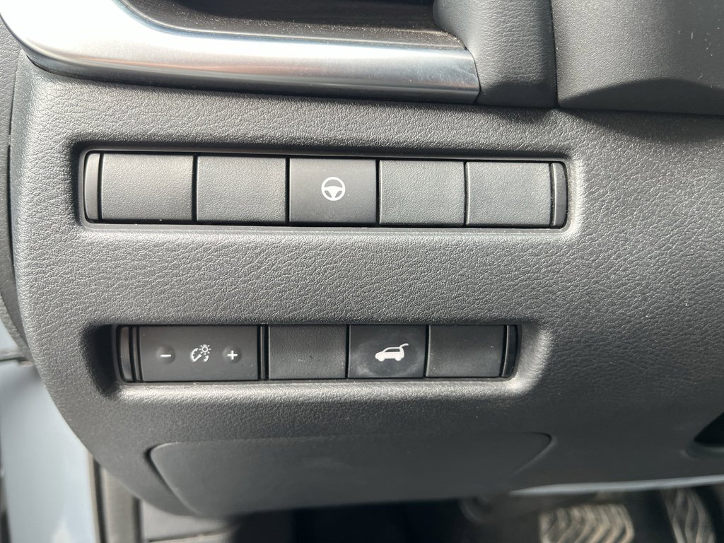 Used 2021 Nissan Rogue SL w/ Premium Package image 11