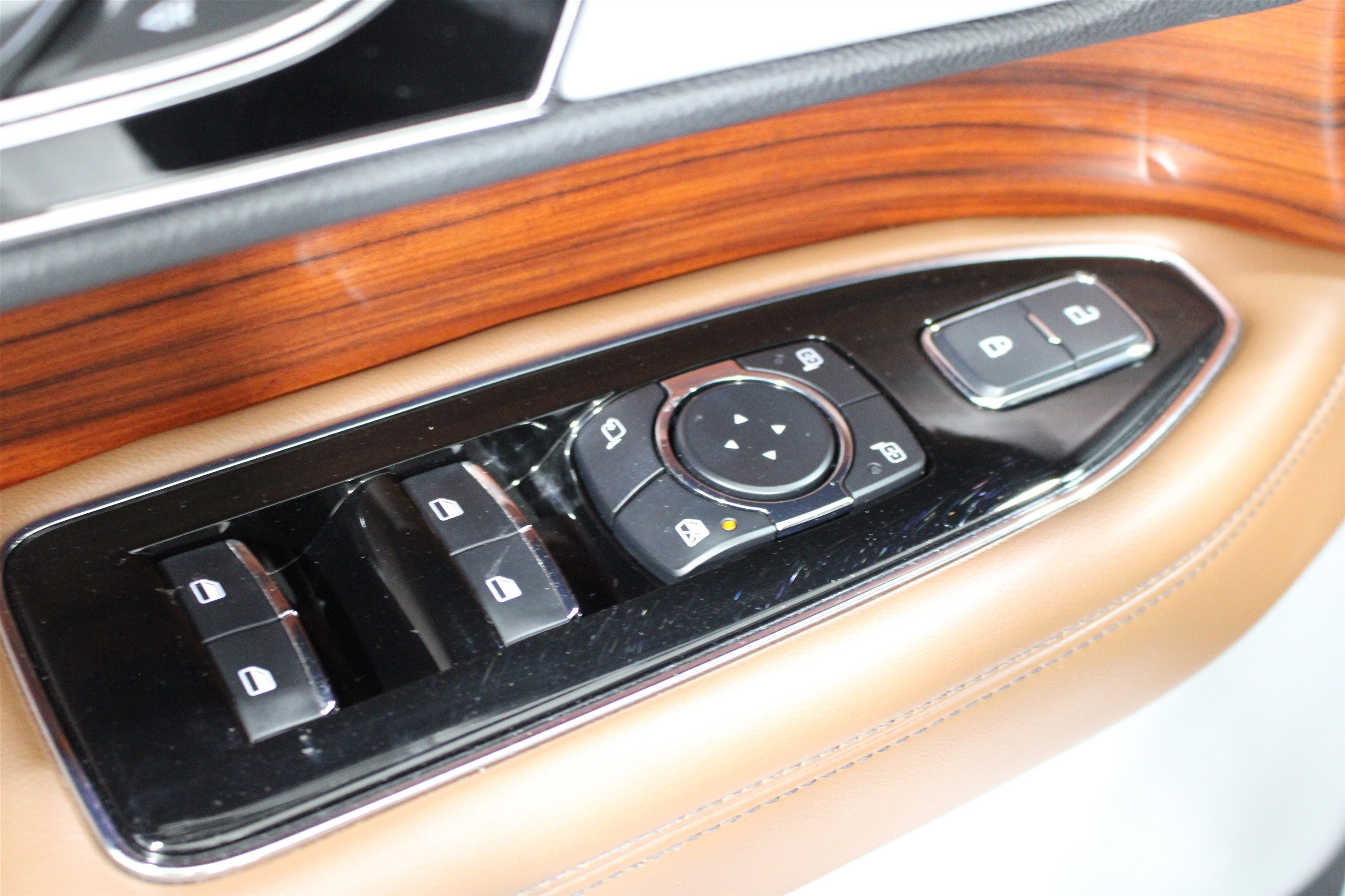 Used 2024 Lincoln Navigator Reserve AWD/4WD image 6