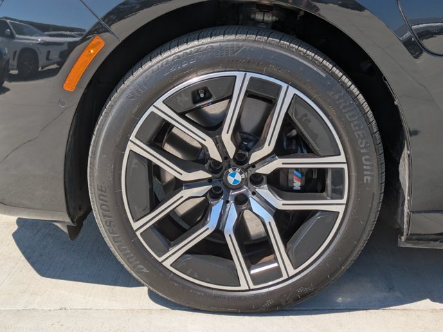 Used 2025 BMW 750e xDrive w/ Executive Package AWD/4WD image 25