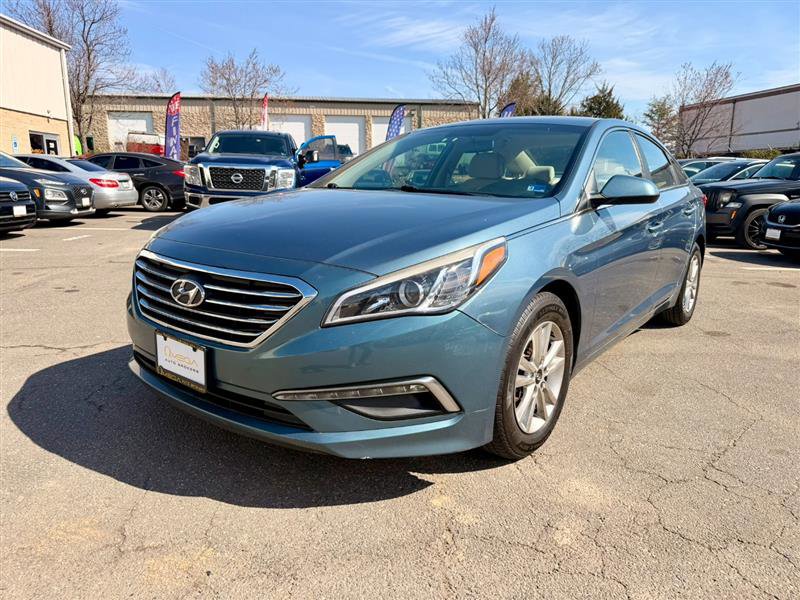 Used 2015 Hyundai Sonata SE FWD image 2