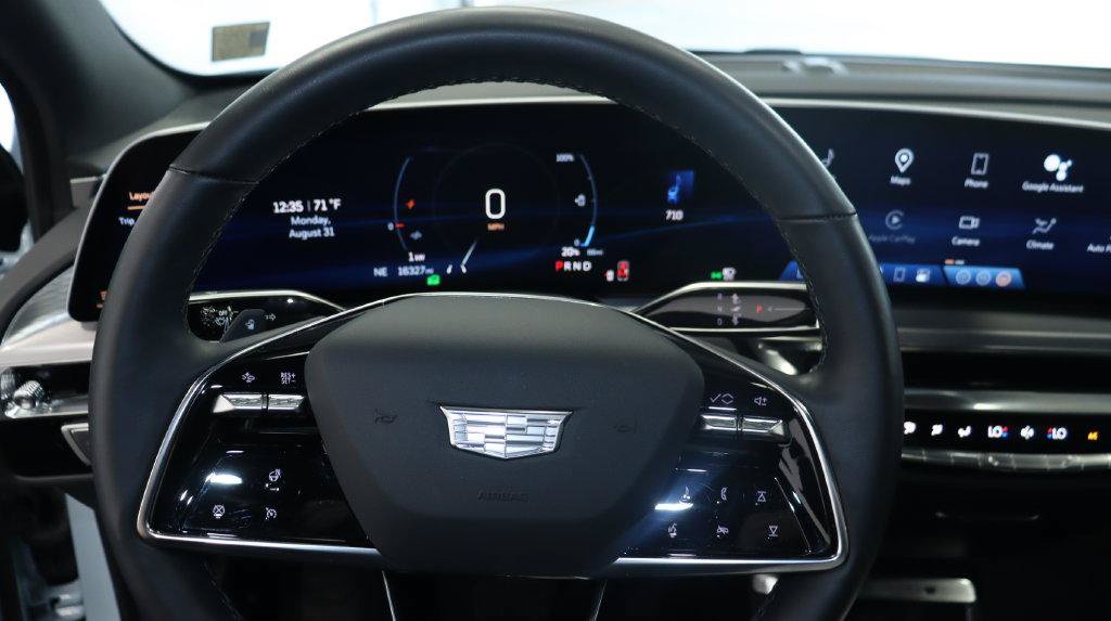 Certified 2024 Cadillac Lyriq Luxury AWD/4WD image 22