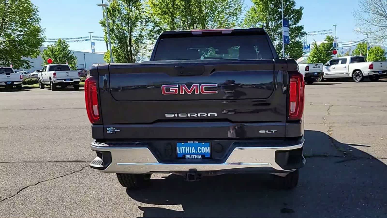 Used 2025 GMC Sierra 1500 SLT AWD/4WD image 7