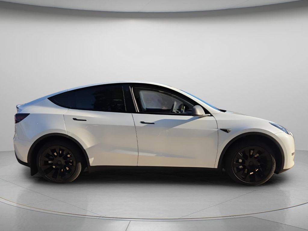 Used 2023 Tesla Model Y Long Range AWD/4WD image 8