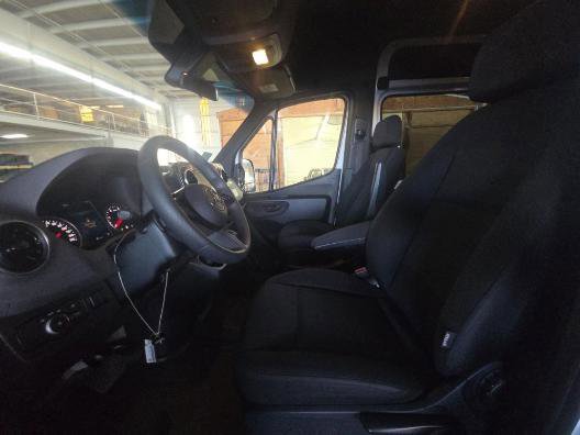 Used 2025 Mercedes-Benz Sprinter 2500 image 6