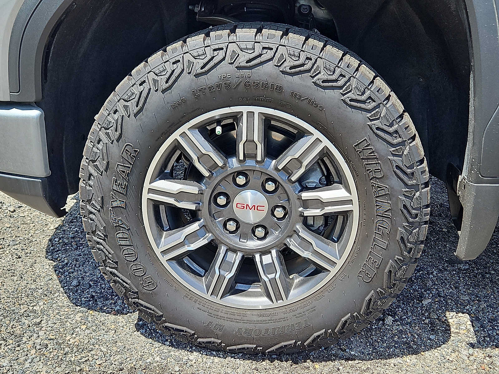 Used 2024 GMC Sierra 1500 AT4 w/ Technology Package AWD/4WD image 8