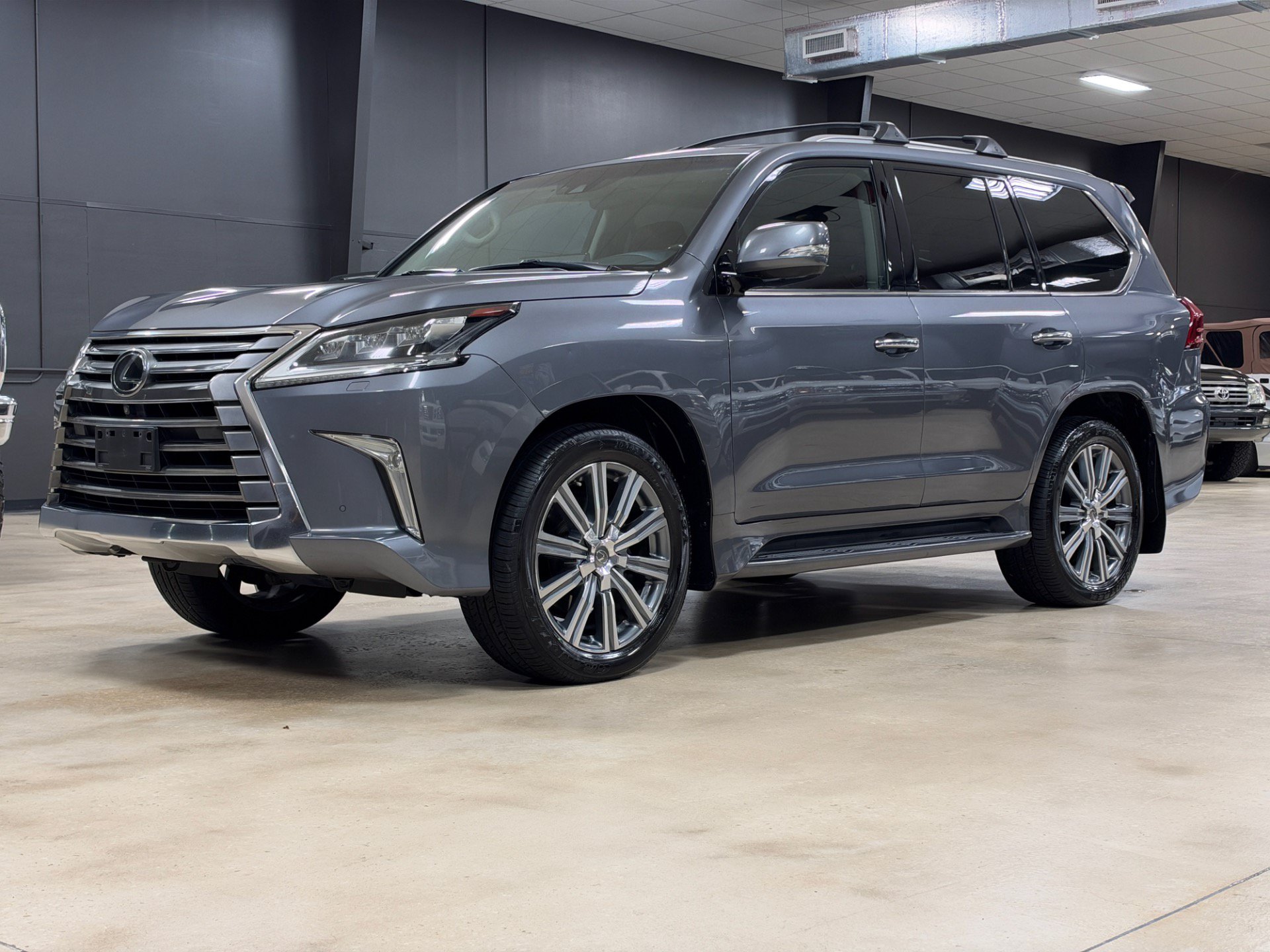 Used 2017 Lexus LX 570 4WD w/ Luxury Package image 3