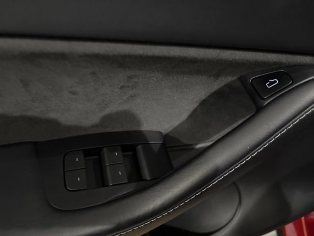 Used 2022 Tesla Model Y Performance image 11