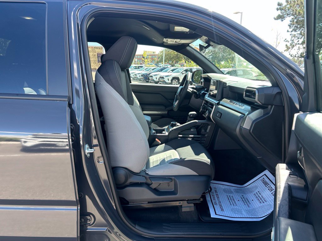 Used 2025 Toyota Tacoma TRD Sport AWD/4WD image 10