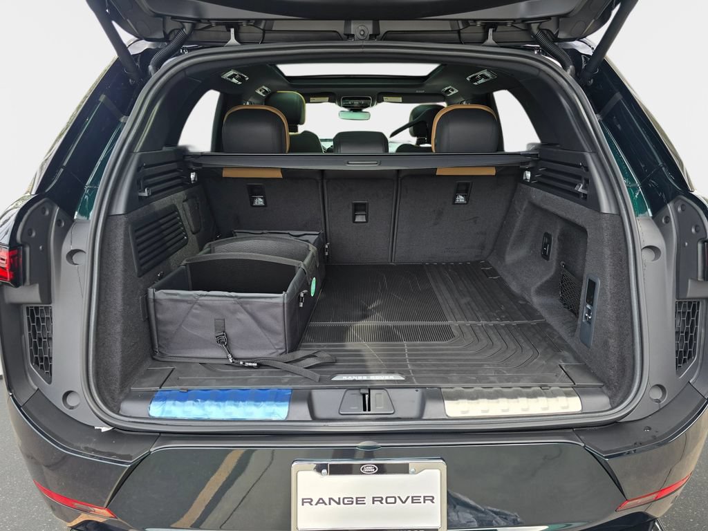 New 2026 Land Rover Range Rover Sport Dynamic SE AWD/4WD image 11
