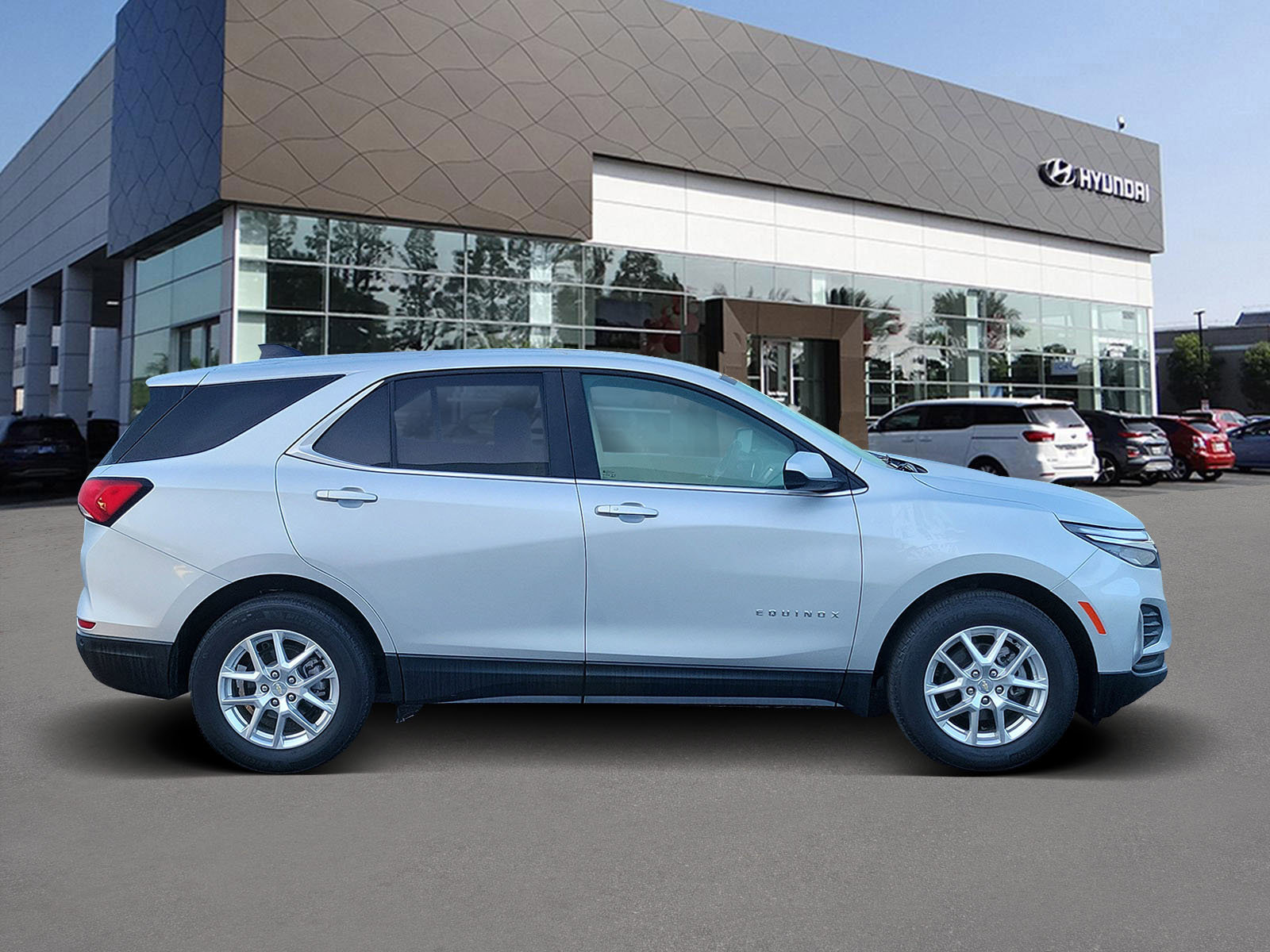 Used 2022 Chevrolet Equinox LT image 4