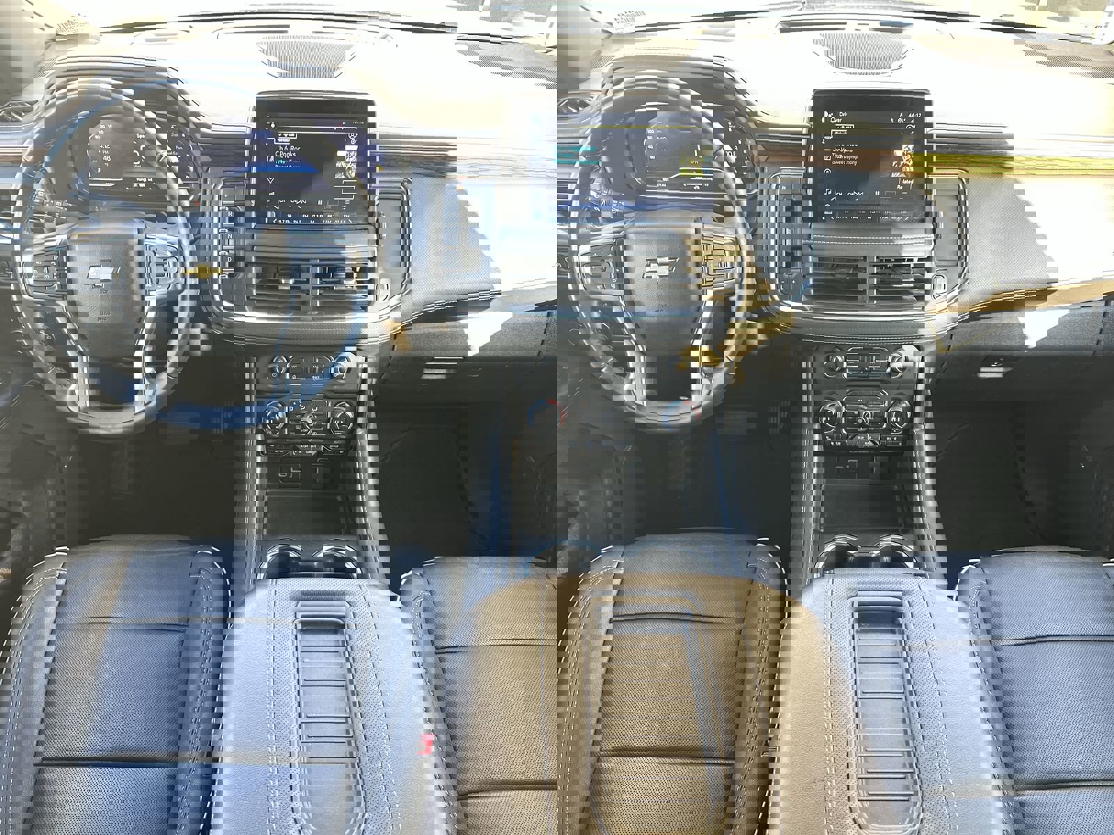 Used 2023 Chevrolet Suburban Premier image 18