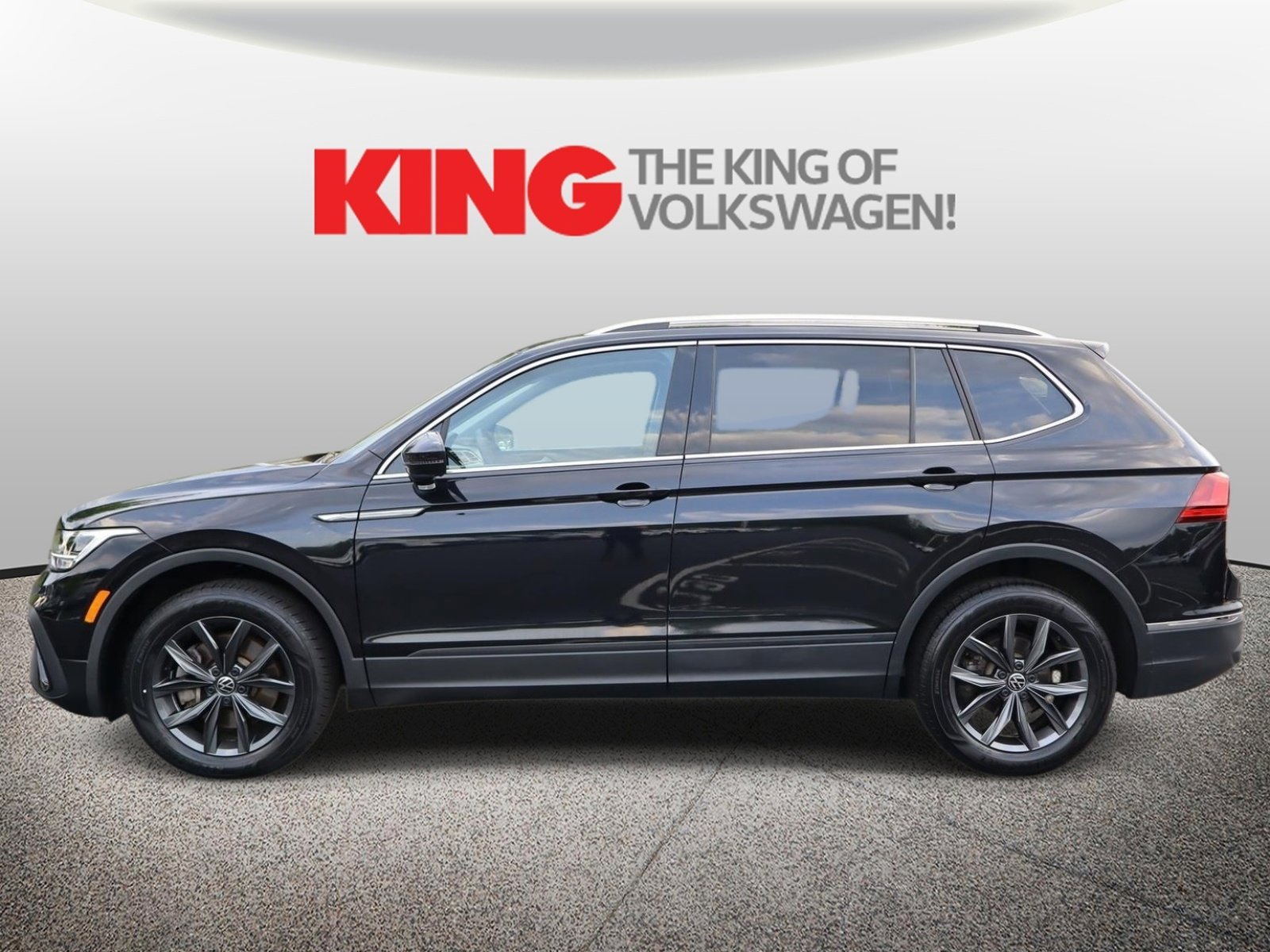Certified 2023 Volkswagen Tiguan SE FWD image 7