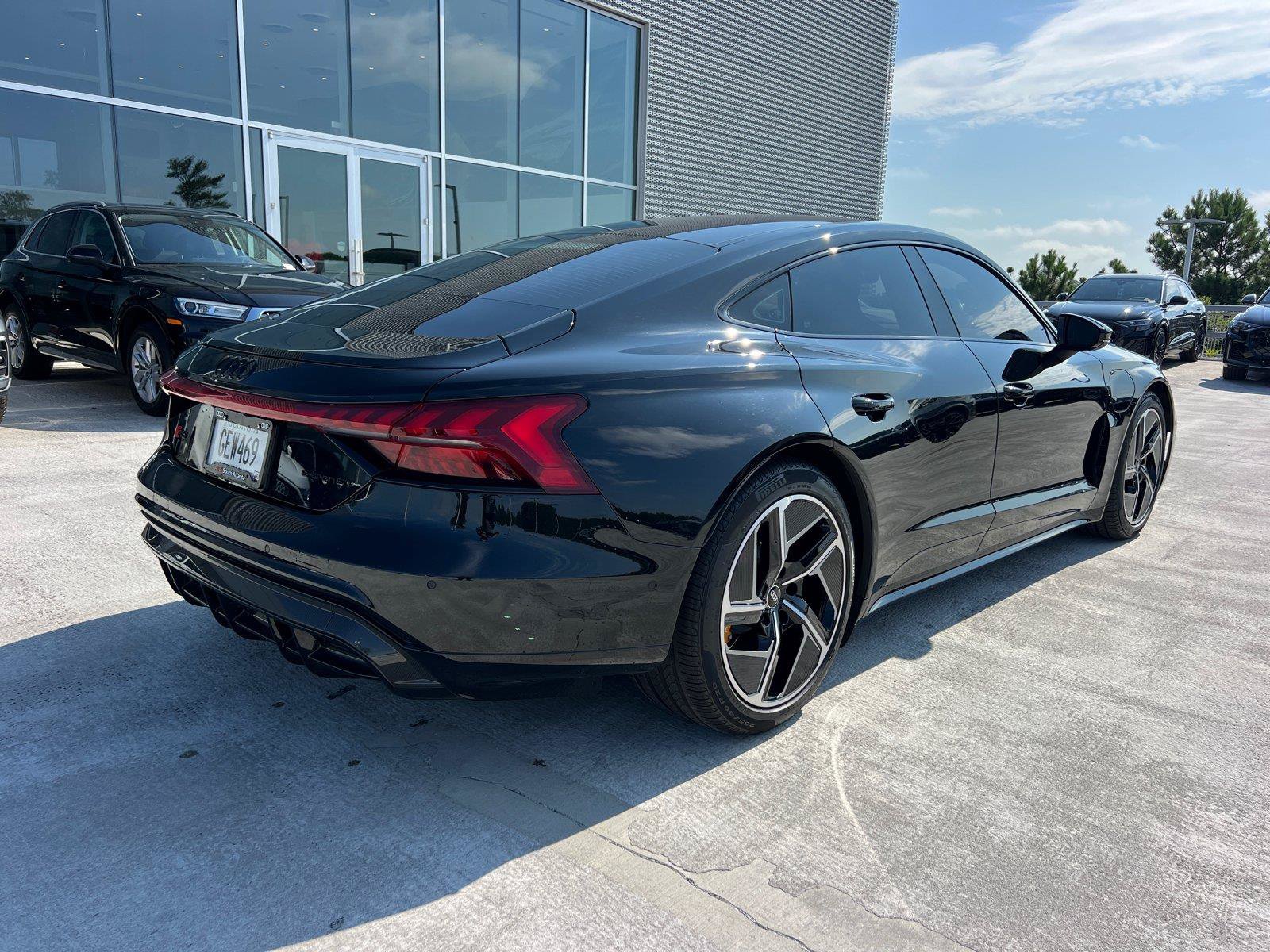 Used 2024 Audi RS e-tron GT w/ Carbon Performance Package AWD/4WD image 5