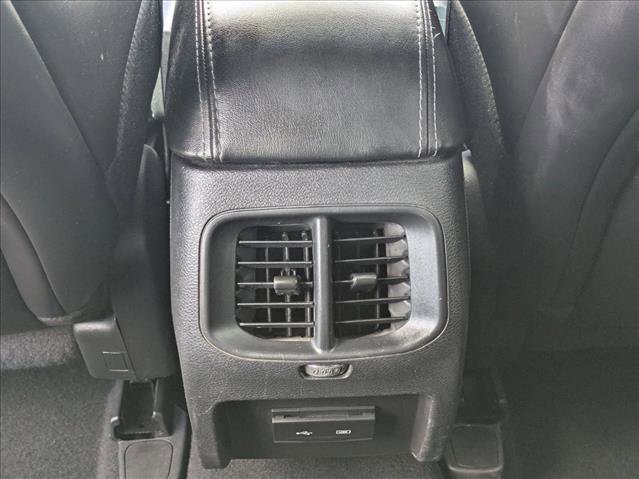 Used 2019 Jeep Cherokee Latitude Plus w/ Cold Weather Group AWD/4WD image 16