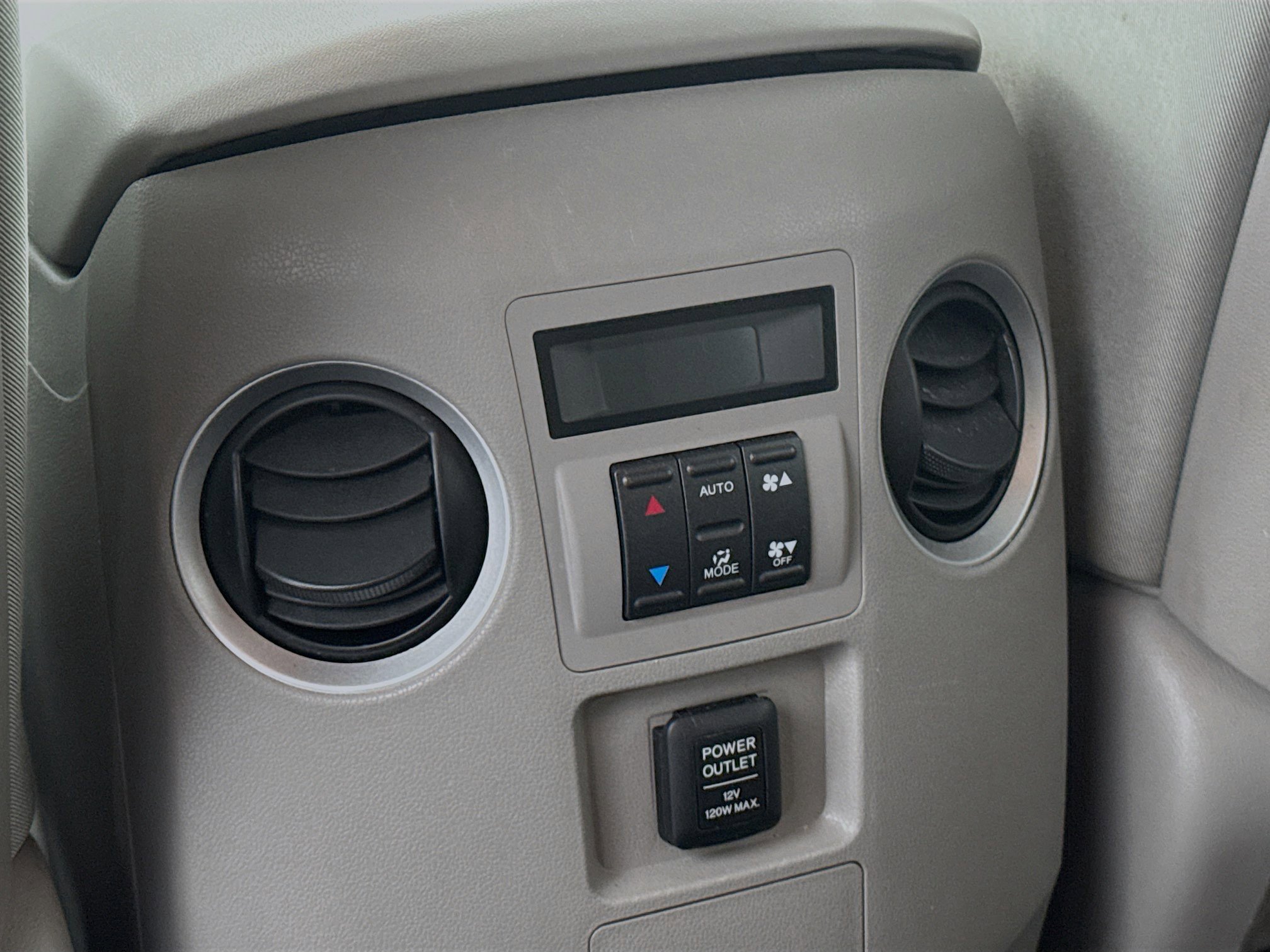 Used 2015 Honda Pilot LX image 23