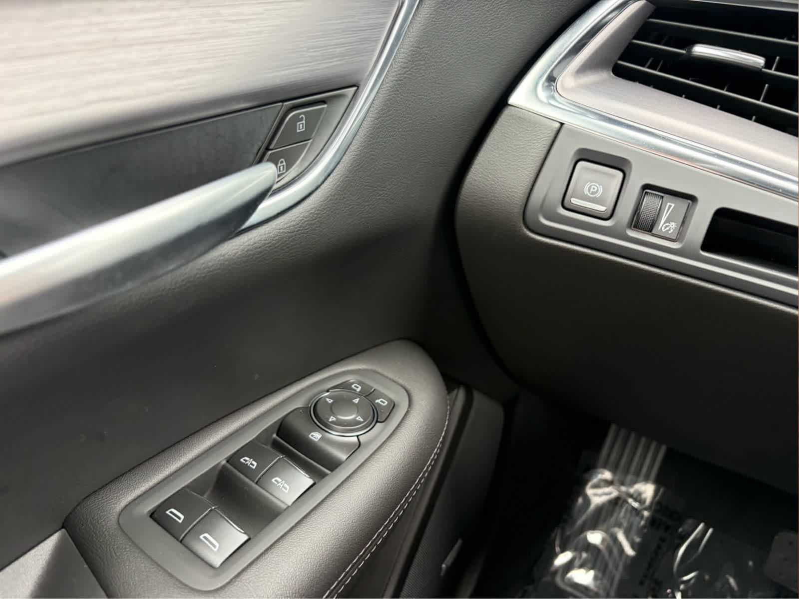 Used 2026 Cadillac XT5 Luxury AWD/4WD image 14