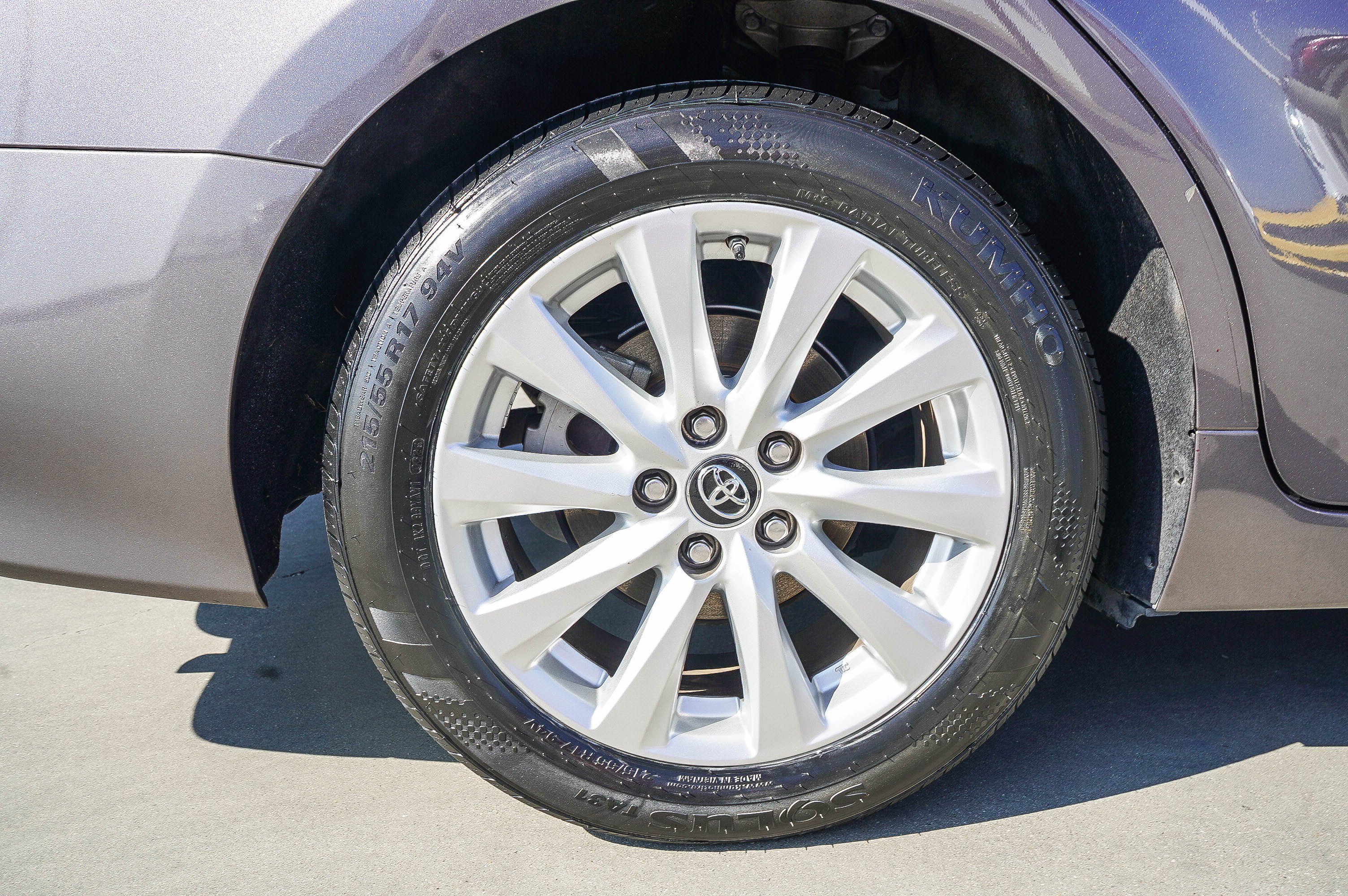 Used 2019 Toyota Camry LE w/ Carpet Mat Package FWD image 9