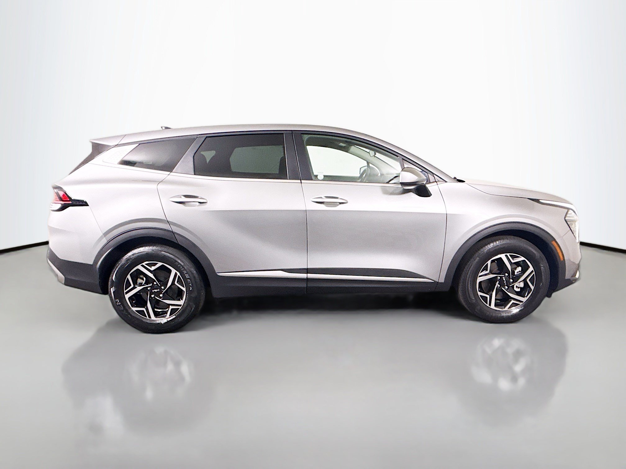 Used 2024 Kia Sportage LX FWD image 11