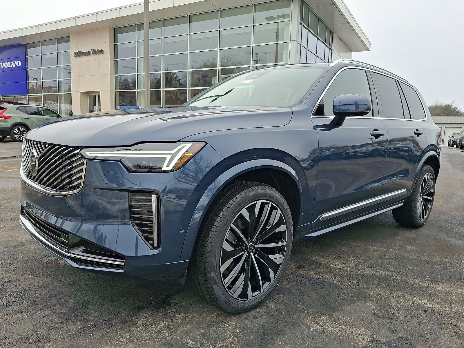 New 2026 Volvo XC90 B5 Plus AWD/4WD image 2
