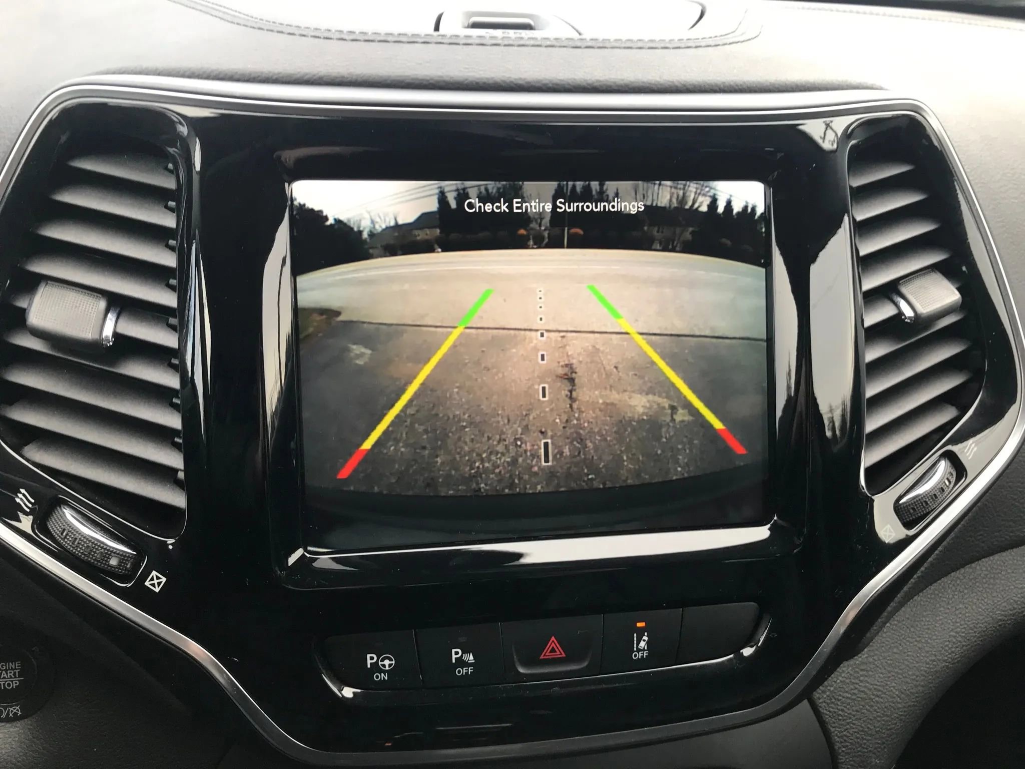 Used 2019 Jeep Cherokee Limited w/ Technology Group image 25