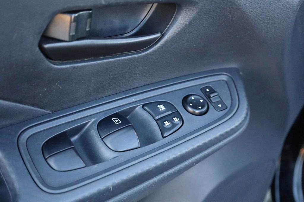 Used 2025 Nissan Versa S w/ Trunk Package image 31