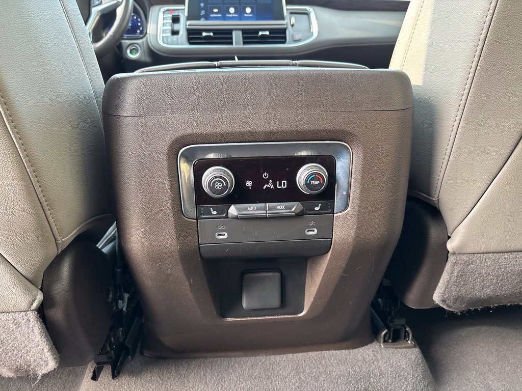 Used 2022 Chevrolet Tahoe LT w/ Luxury Package AWD/4WD image 17