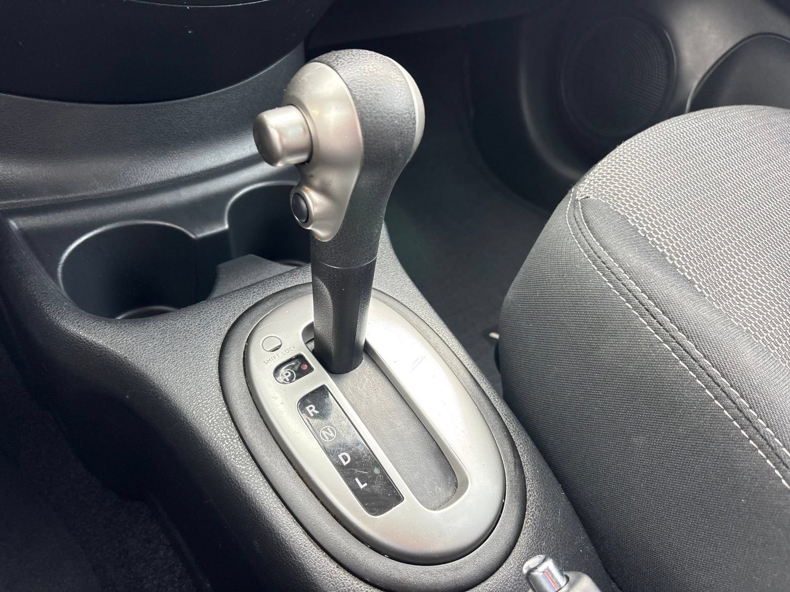 Used 2015 Nissan Versa SV FWD image 22